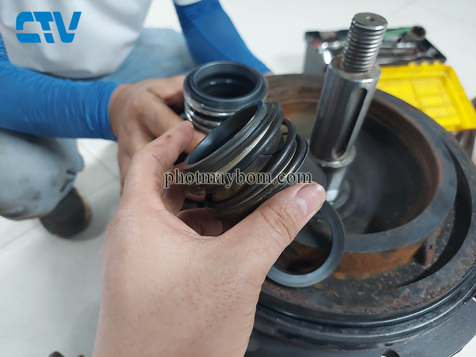 Nguyên nhân phớt bơm bị hỏng và bảo dưỡng phớt bơm