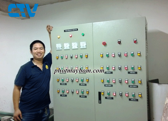 Tủ điện điều khiển cho máy bơm xử lý nước thải công nghiệp